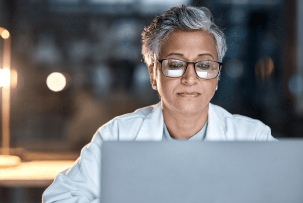 clinician reviewing EHR benefits