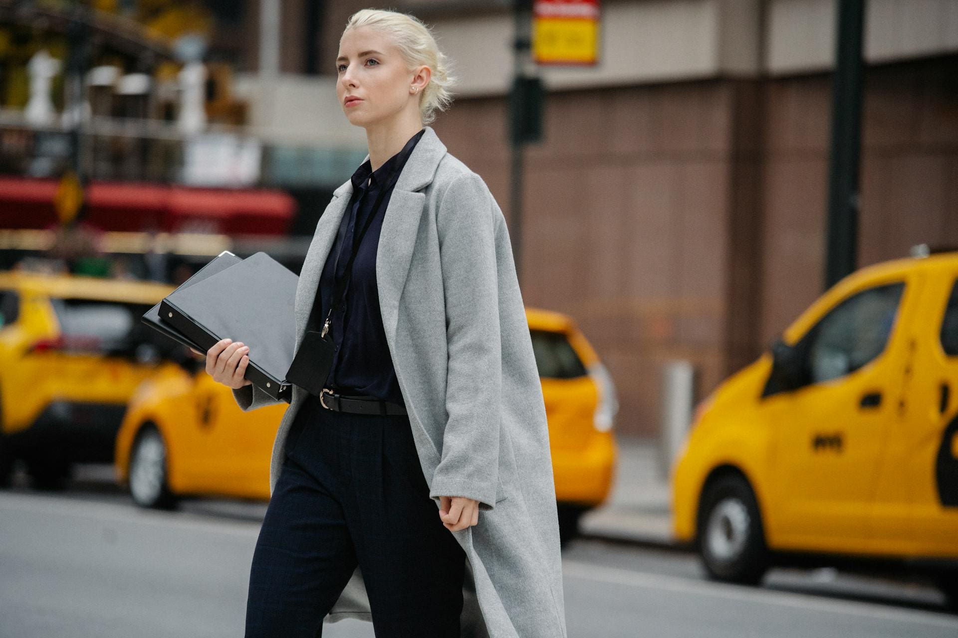 Starting Your Therapy Career in NYC: Go Solo or Join a Group Practice?